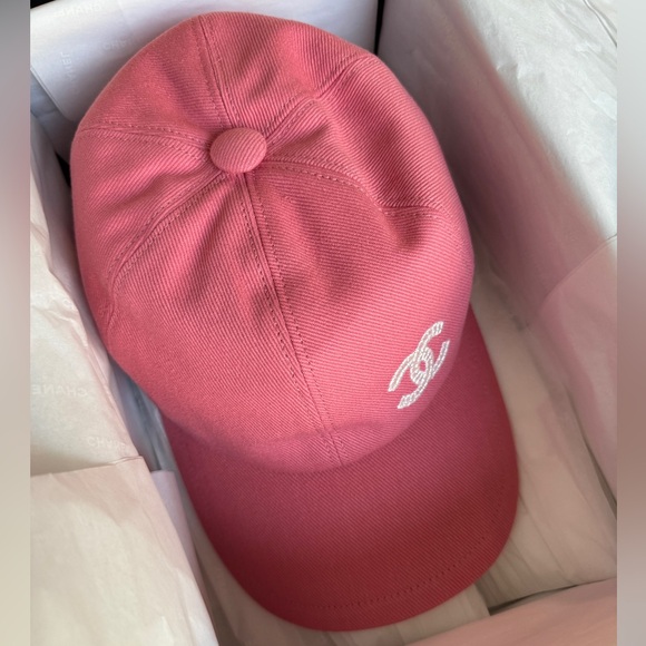 Chanel 2024 Baseball Cap in Rose - Picture 7 of 9